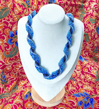 Load image into Gallery viewer, Blue Conch Necklace
